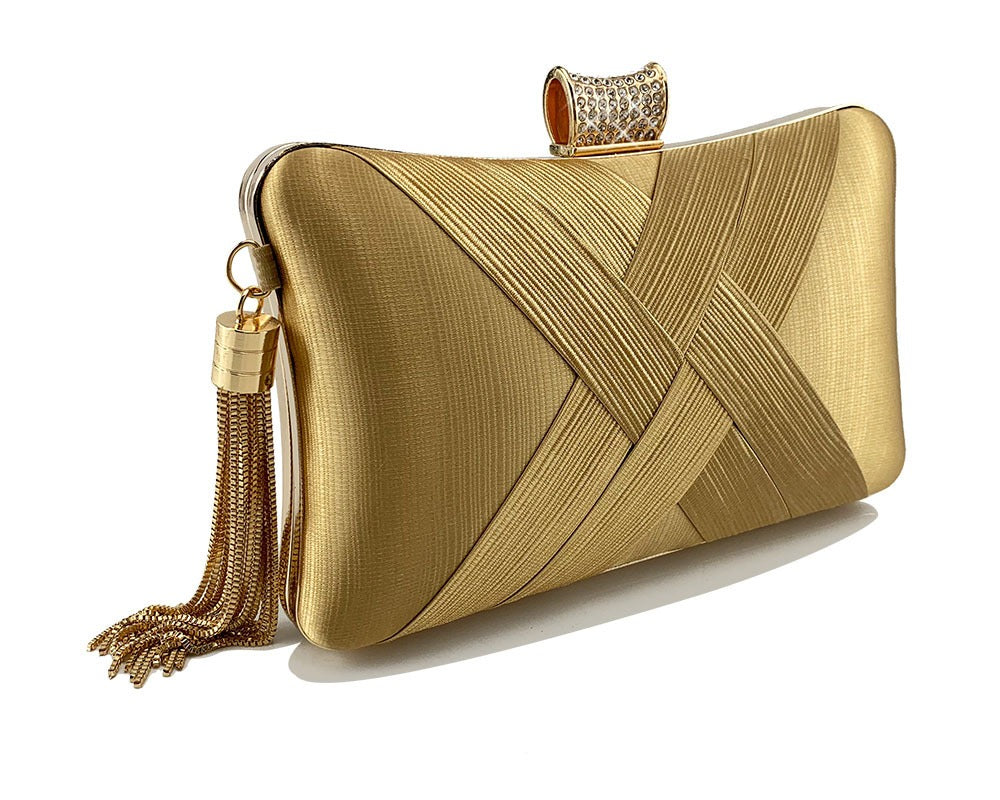 The Aurelia Clutch