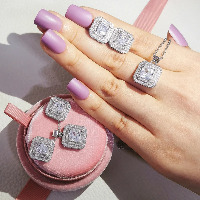 The Éternelle Collection