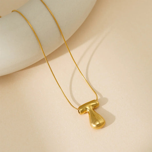 "T" Éternelle Bubble Letter Necklace – Gold Initial Pendant