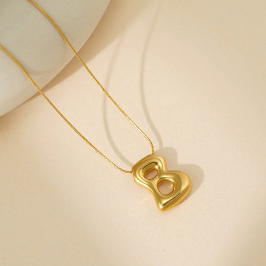 "B" Éternelle Bubble Letter Necklace – Gold Initial Pendant