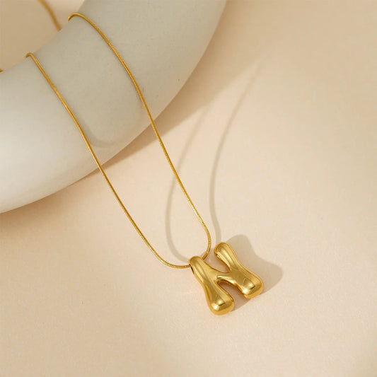 "N" Éternelle Bubble Letter Necklace – Gold Initial Pendant